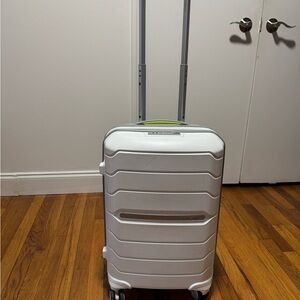 Samsonite White Spinner Suitcase with Telescopic Handle